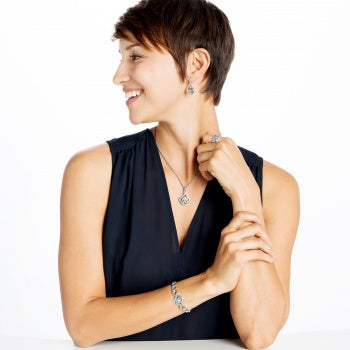 Interlock Petite Necklace - Brazos Avenue Market