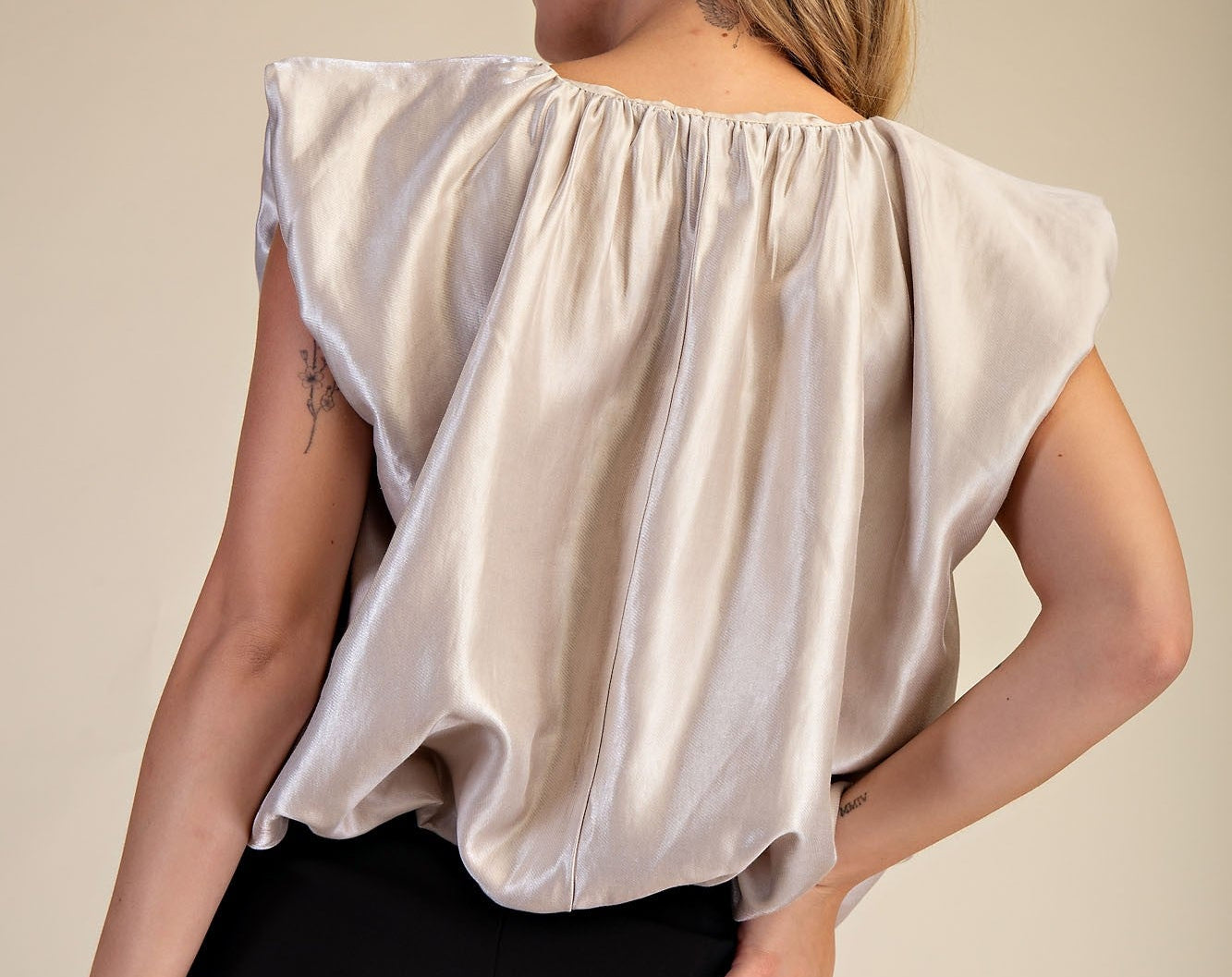 Shoulder Gathering Balloon Top - Brazos Avenue Market 