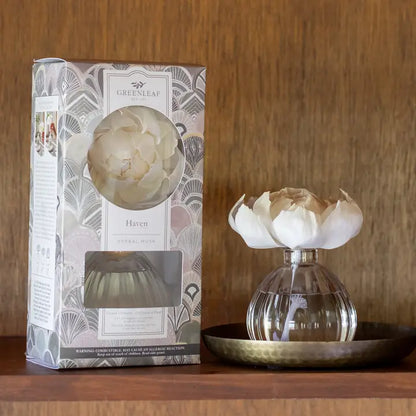 Green Leaf Flower Diffuser - Brazos Avenue Market 