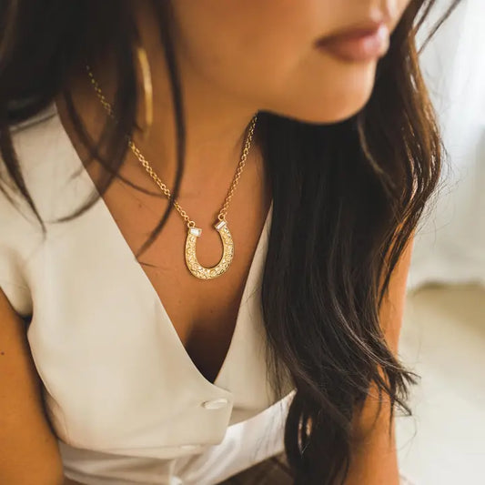 18" 18K Gold Plated Horse Shoe Necklace with Rhinestone