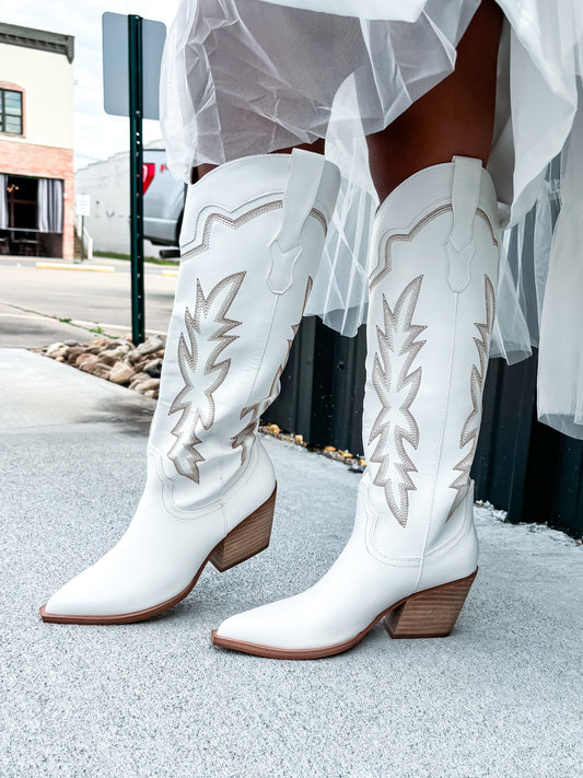 Indigo White Boots - Brazos Avenue Market 
