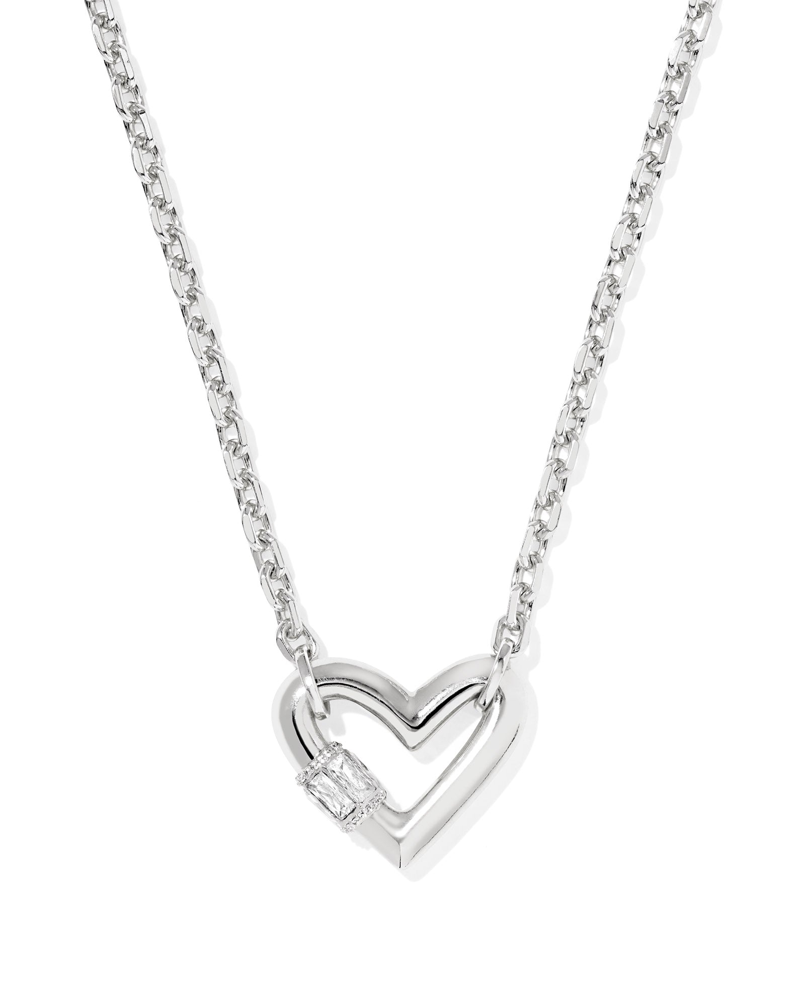 Emery Heart Short Pendant Necklace - Brazos Avenue Market 